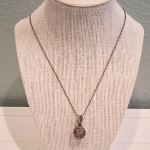 Elegant Silver Pendant Necklace